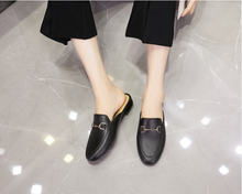 Load image into Gallery viewer, Korea Fashion Chain Square Kulit Kepala Sandal Bulu Wanita High-End Sepatu Kasual ALL-Match Real Wool Non -Slip Asing