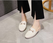 Load image into Gallery viewer, Korea Fashion Chain Square Kulit Kepala Sandal Bulu Wanita High-End Sepatu Kasual ALL-Match Real Wool Non -Slip Asing