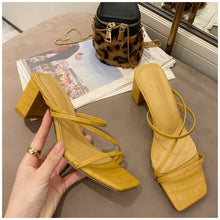 Load image into Gallery viewer, SUOJIALUN Women Summer Outdoor Sandal High Square Heel Flip Flop Ladies Brand Women Slipper Elegant Women Slides Shoes
